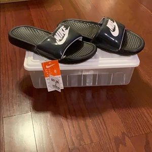 Nike Benassi JDI Slides